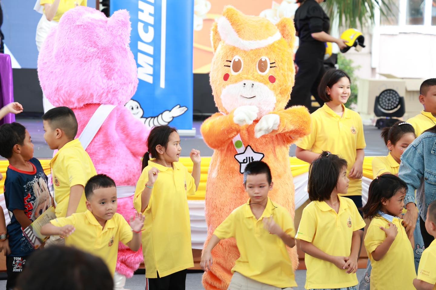 กิจกรรม “DLT Kids on the Road” - คมนาคมปลอดภัย ใต้ร่มพระบารมี 1 453011526 931979738966590 7675406516291559316 n 2